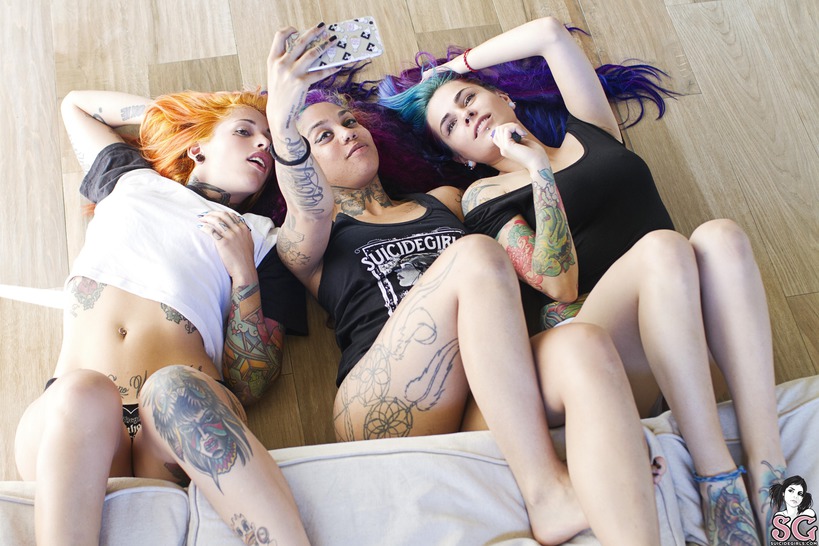A Brunch Of Tattooed Hot Assed Chicks 09