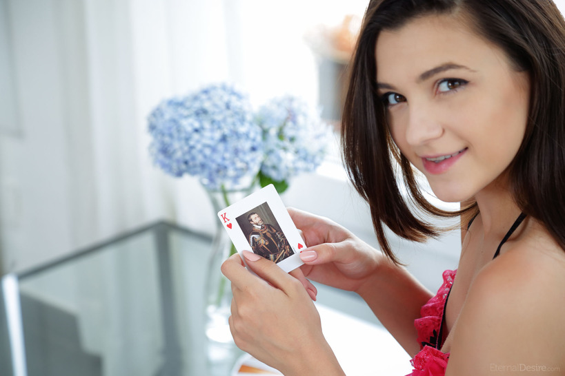 Hayli Sanders Poses 03