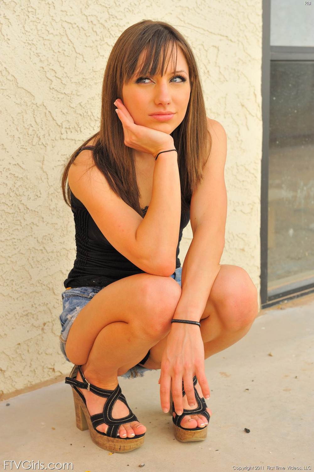 Risi in mini skirt 14