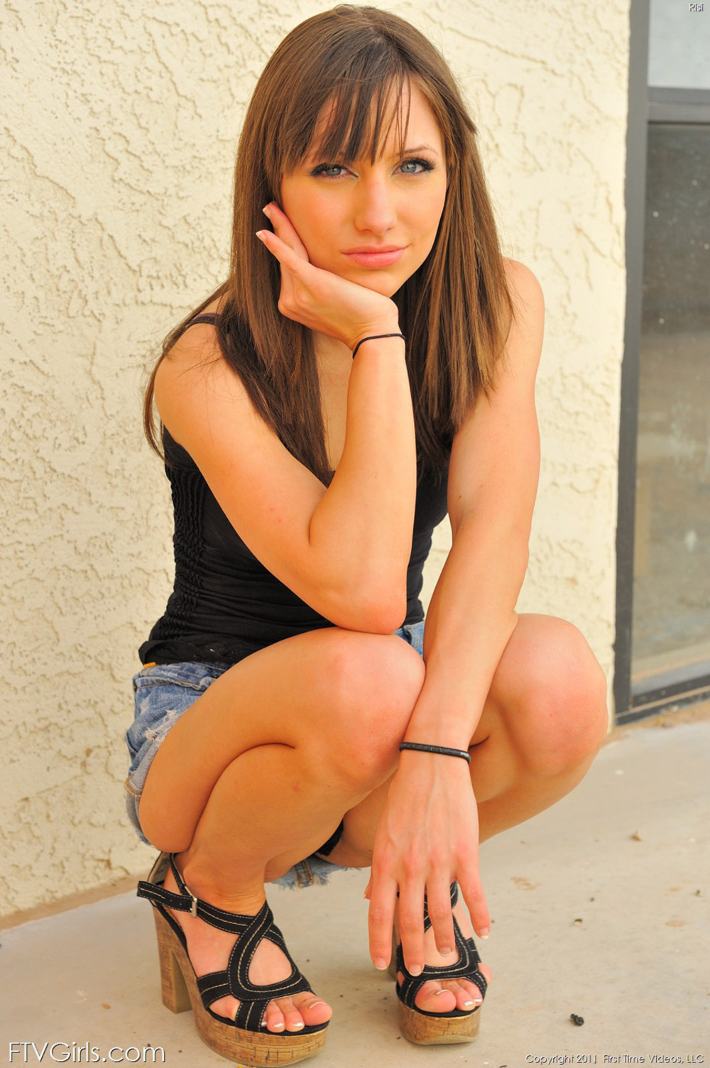 Risi in mini skirt 15