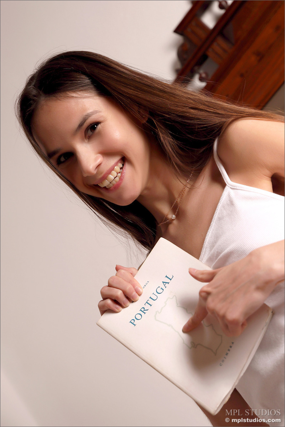 Leona Mia | Arthouse Angel 01