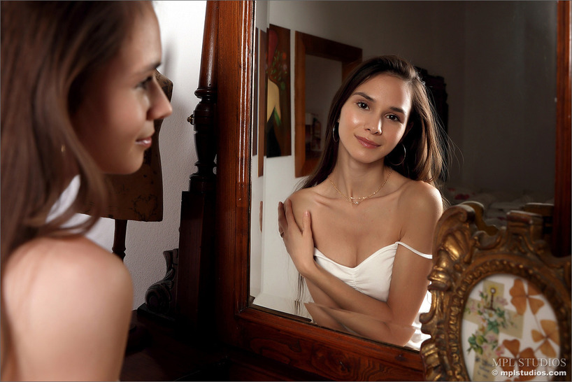 Leona Mia | Arthouse Angel 02