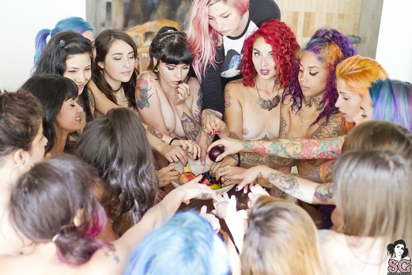 A Brunch Of Tattooed Hot Assed Chicks 02