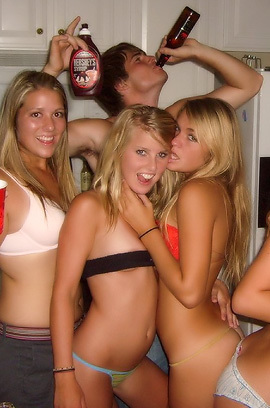 Drunk Amateur Babes In Group Sex Games